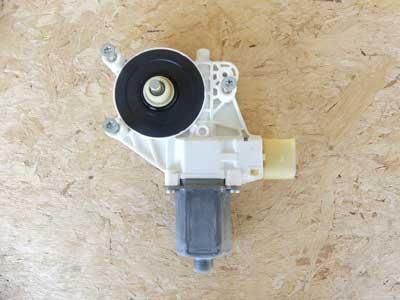 BMW Door Window Motor Brose, Front Right 67627046032 09-21 2, 3, 4, 7 Series